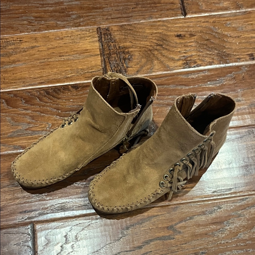 Minnetonka Brown Suede Ankle Boots - Picture 6 of 6